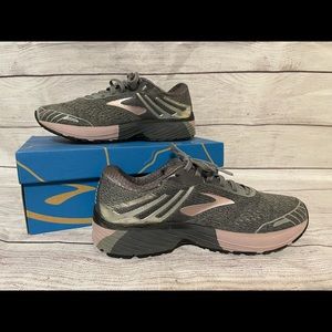 Women’s Brooks Adrenaline GTS 18 size 8.5 gray/purple running athletic shoes